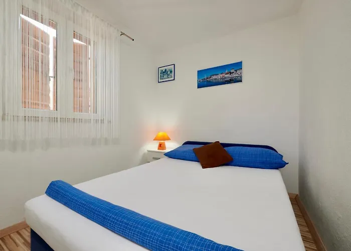 莱亚公寓 * 特罗吉尔