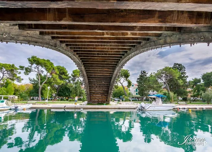 莱亚公寓 * 特罗吉尔